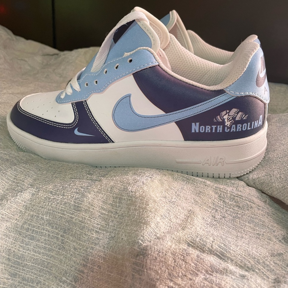 Women’s Nike shoes with NC Tar Heels.